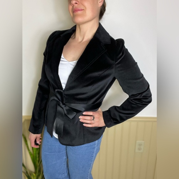 GAP Black Velour Velvet Dressy Jacket Front Ribbon Tie Back Pleat Women’s Sz 10 - Picture 1 of 9